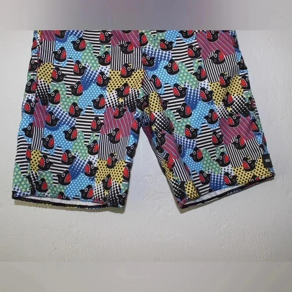 Boy’s Vans X Discovery Channel Shark Week Unlined Board Shorts Size 29/18